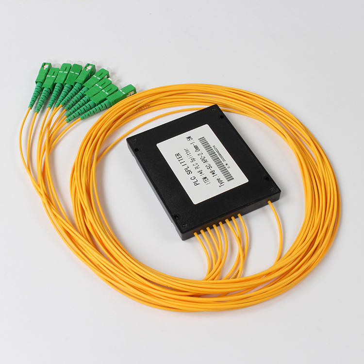 شکاف فیبر نوری 2.0 میلی متری 1 X 8 PLC شکاف SC APC جعبه جعبه 1.5 متر