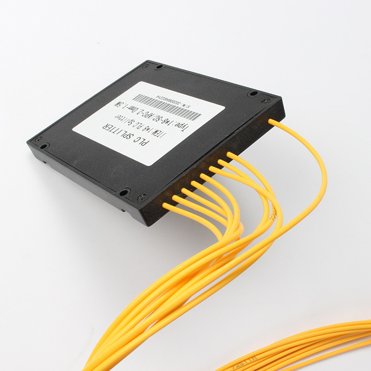 شکاف فیبر نوری 2.0 میلی متری 1 X 8 PLC شکاف SC APC جعبه جعبه 1.5 متر