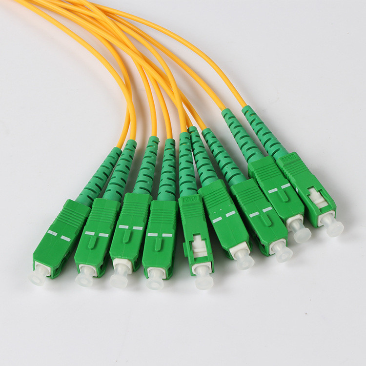 شکاف فیبر نوری 2.0 میلی متری 1 X 8 PLC شکاف SC APC جعبه جعبه 1.5 متر